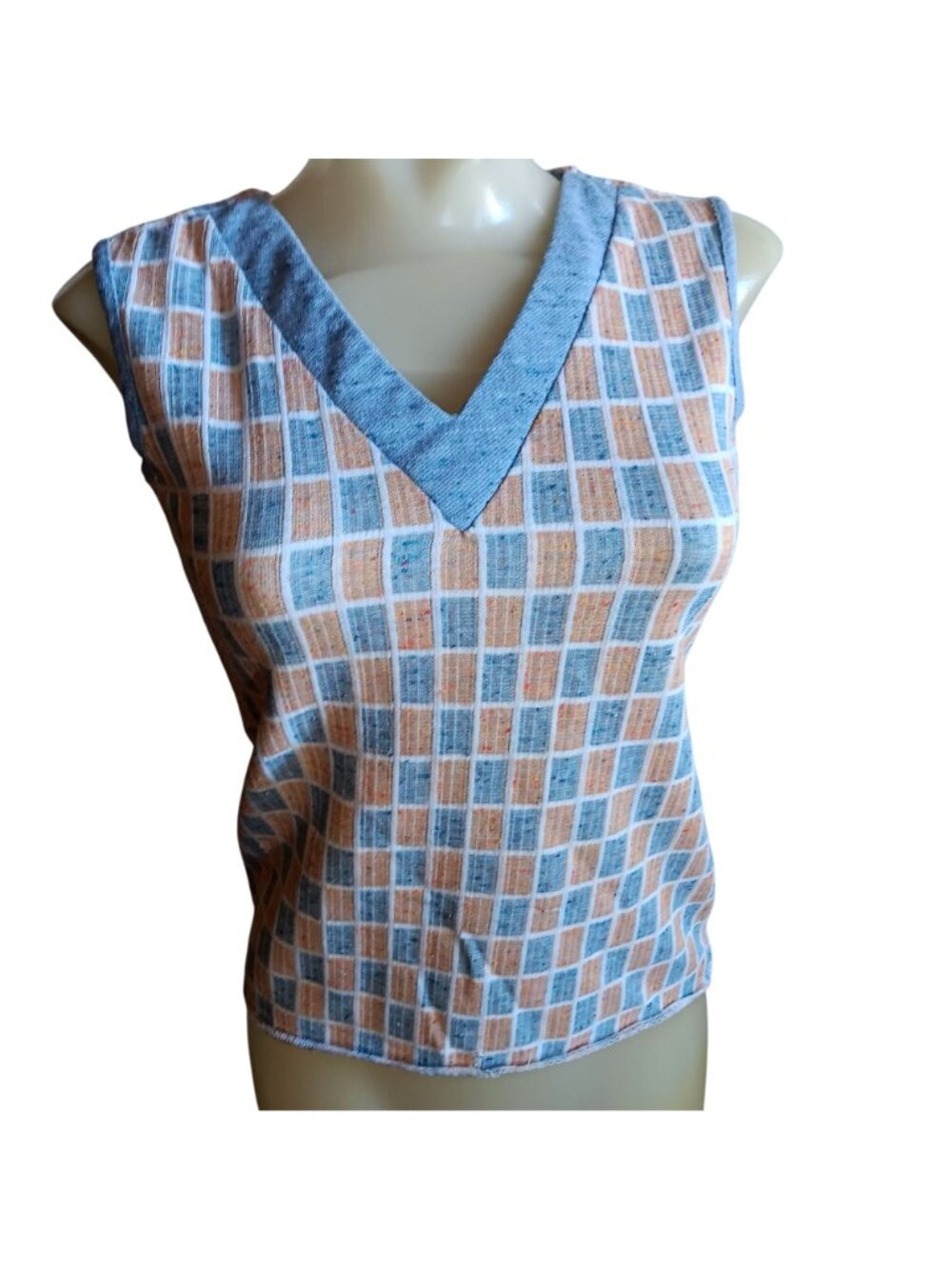 Vintage 70's Sleeveless V-Neck Knit Top Women's Small Colorful Checkered Pattern